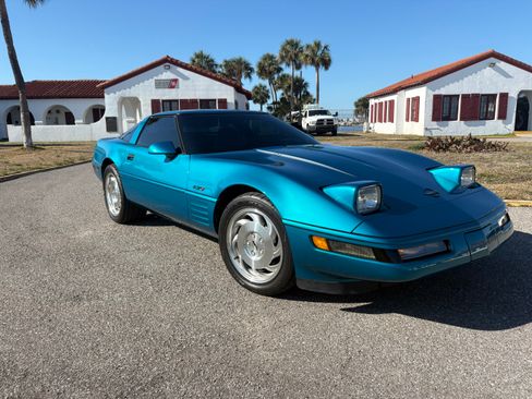 Used 1994 Chevrolet Corvette Coupe 2D image 1