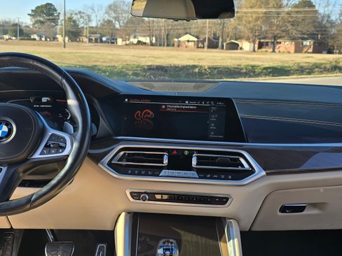 Used 2022 BMW X6 M50i w/ Executive Package image 12