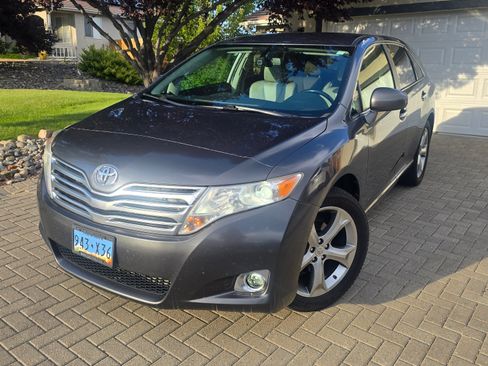 Used 2009 Toyota Venza AWD image 2