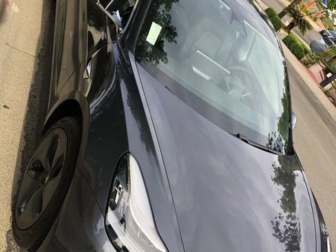Used 2019 Tesla Model 3 image 1