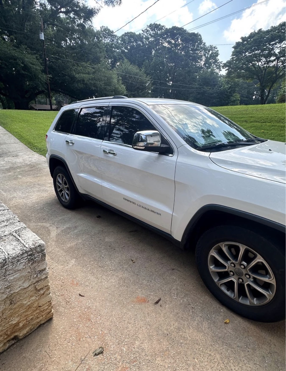 Used 2014 Jeep Grand Cherokee Limited RWD image 2