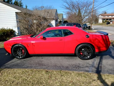 Used 2023 Dodge Challenger SRT Hellcat RWD image 4