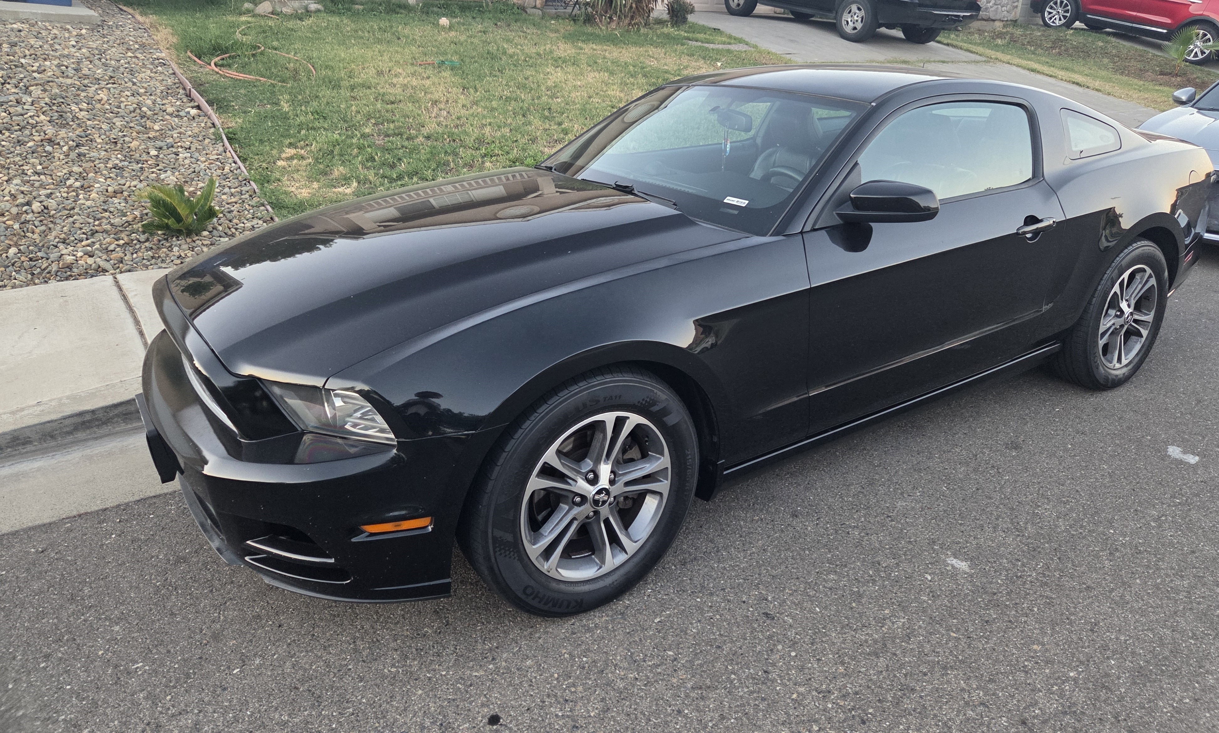 Used 2014 Ford Mustang Premium RWD image 5