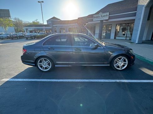 Used 2011 Mercedes-Benz C 300 Sedan image 2