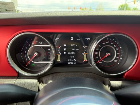 Used 2020 Jeep Wrangler Unlimited Rubicon w/ Dual Top Group AWD/4WD image 21