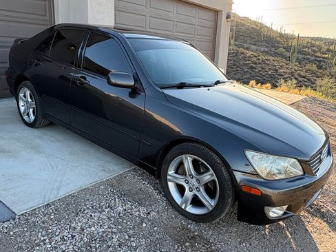 Used 2001 Lexus IS 300 RWD image 4
