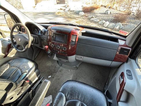 Used 2008 Dodge Sprinter 2500 image 19