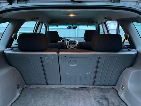 Used 2006 Pontiac Vibe w/ Preferred Package image 9