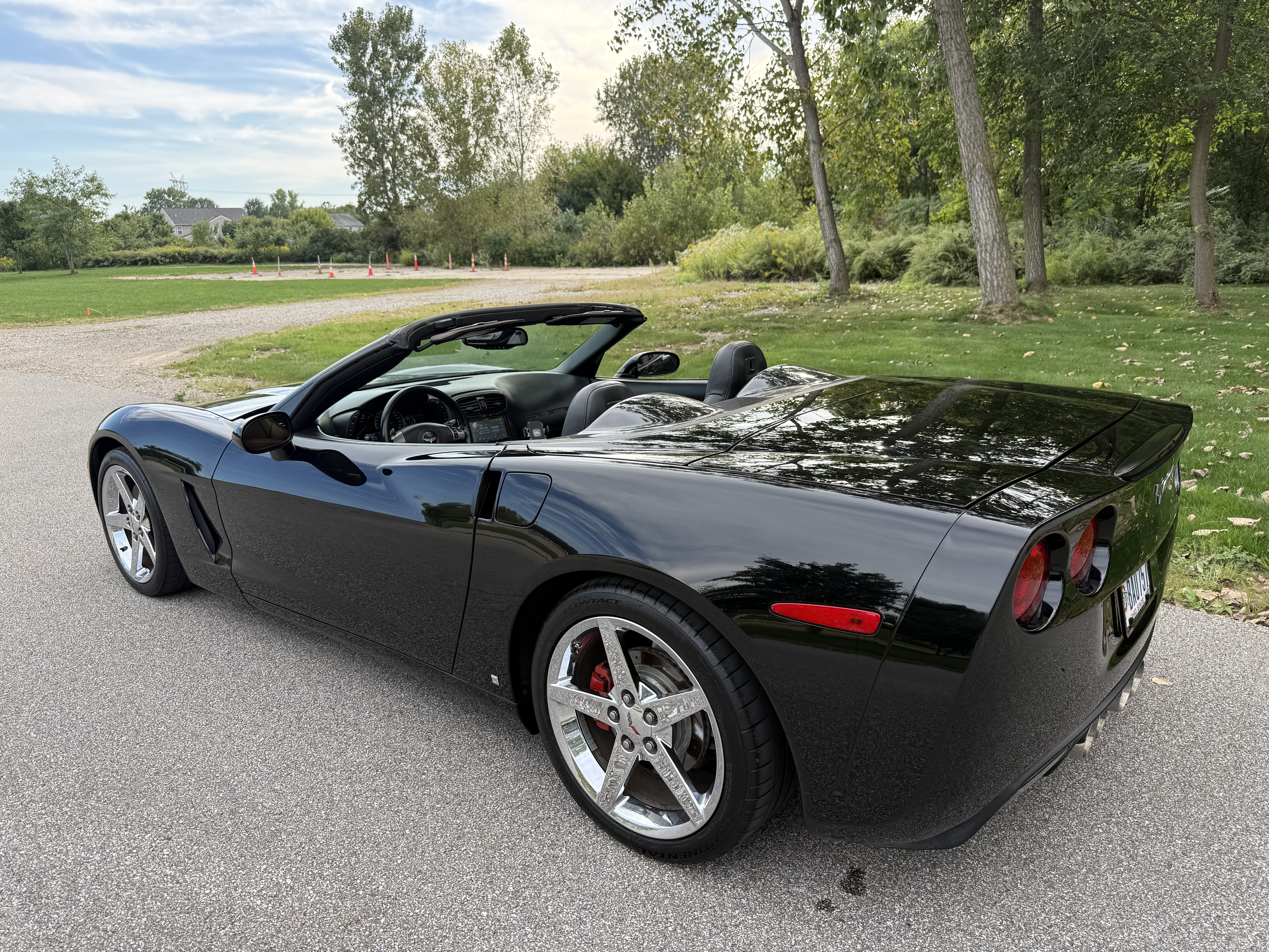 Used 2008 Chevrolet Corvette Convertible w/ Preferred Equipment Group RWD image 2