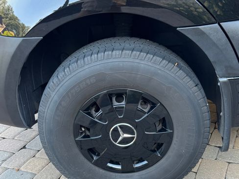 Used 2019 Mercedes-Benz Sprinter 1500 image 13