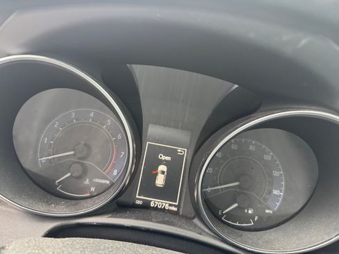 Used 2017 Toyota Corolla iM FWD image 9