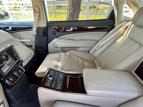 Used 2012 Hyundai Equus Ultimate image 8