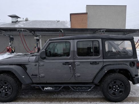 Used 2022 Jeep Wrangler Unlimited Sport image 8