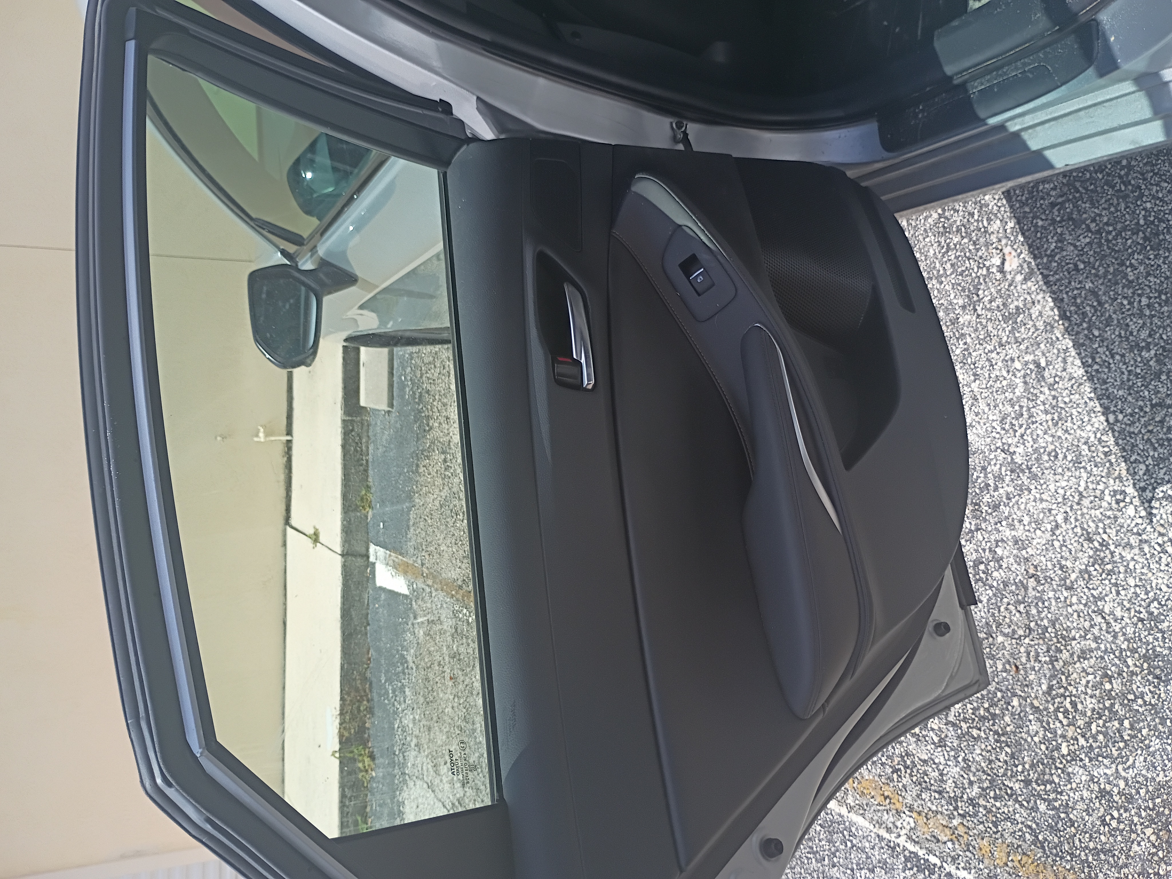 Used 2022 Toyota Avalon XSE FWD image 9
