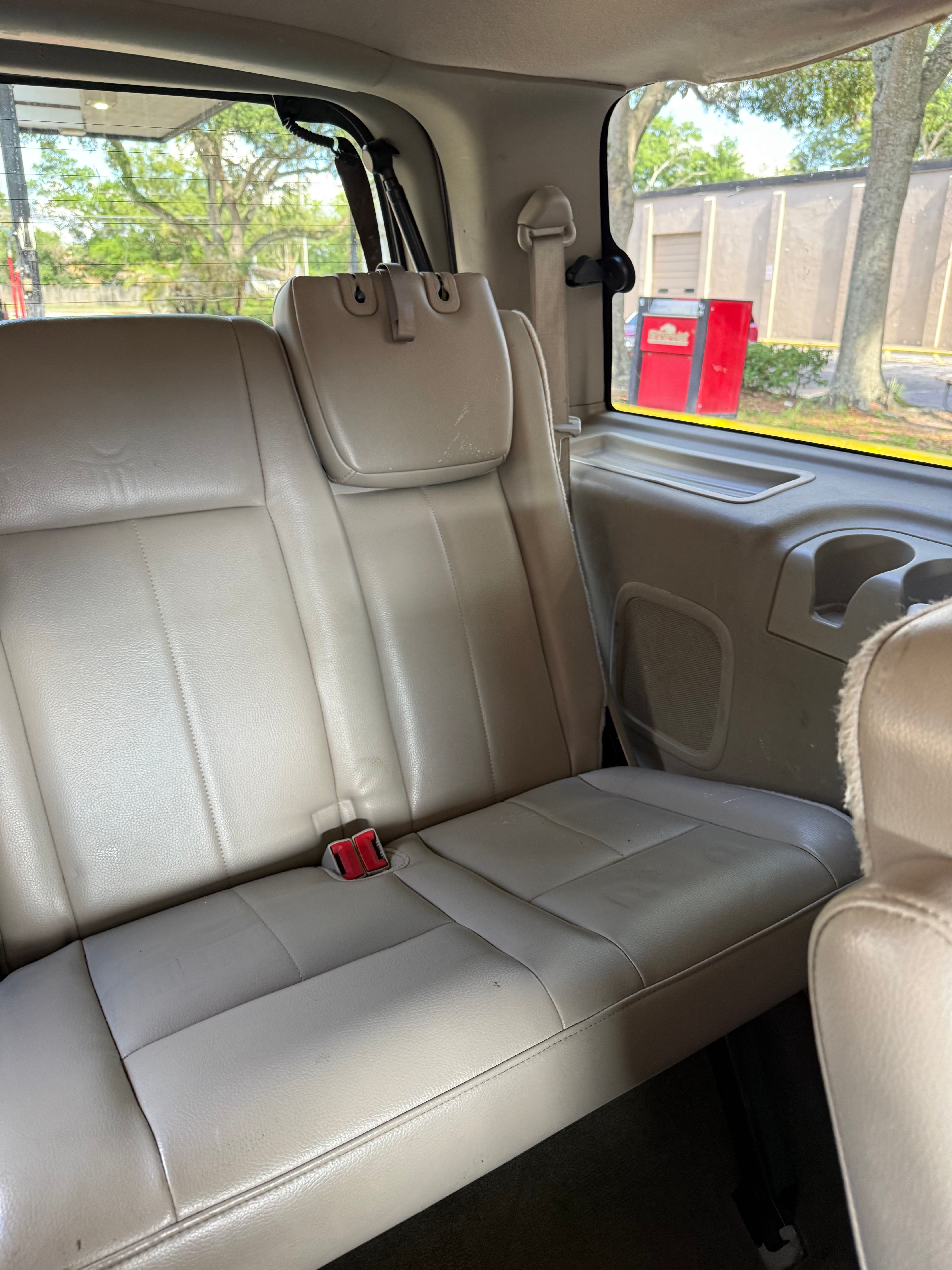 Used 2012 Ford Expedition Limited RWD image 8