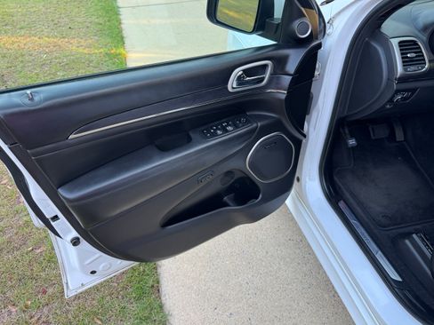 Used 2018 Jeep Grand Cherokee High Altitude AWD/4WD image 14