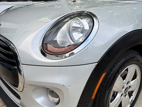 Used 2018 MINI Cooper 4-Door Hardtop image 9