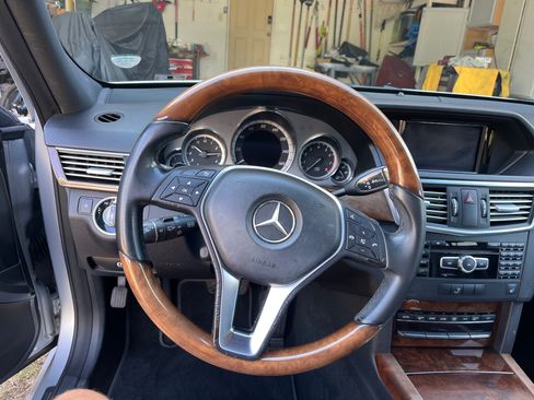 Used 2013 Mercedes-Benz E 350 4MATIC Wagon image 13