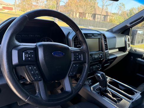 Used 2015 Ford F150 XLT w/ Equipment Group 302A Luxury image 10