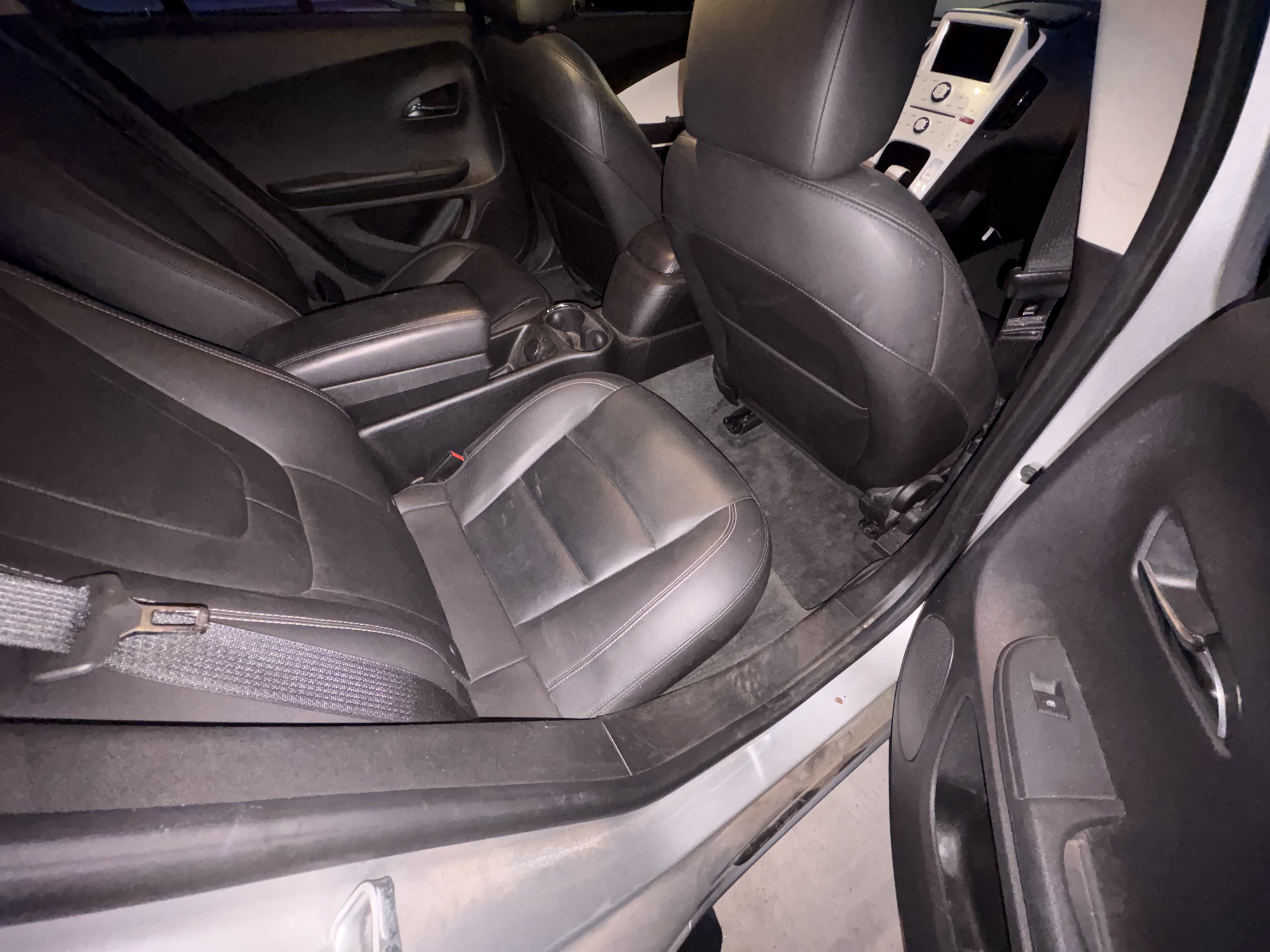 Used 2014 Chevrolet Volt Premium w/ Premium Trim Package FWD image 12