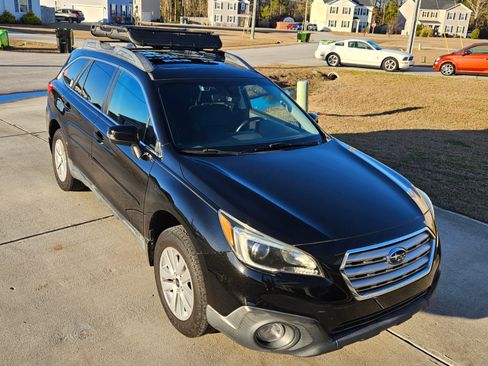 Used 2017 Subaru Outback 2.5i Premium image 8