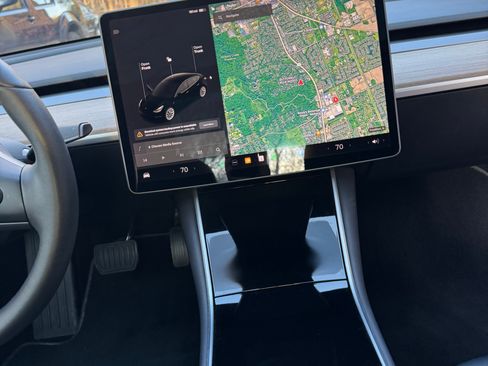 Used 2019 Tesla Model 3 Long Range image 14