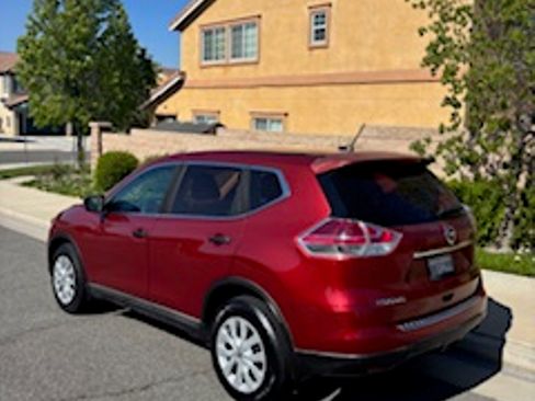 Used 2016 Nissan Rogue S image 4