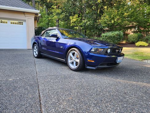 Used 2010 Ford Mustang GT RWD image 18