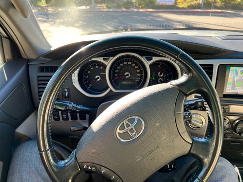 Used 2005 Toyota 4Runner Limited image 17