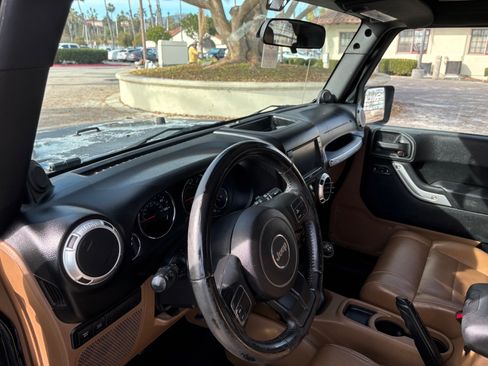 Used 2011 Jeep Wrangler Unlimited Rubicon w/ Trailer Tow Group image 11