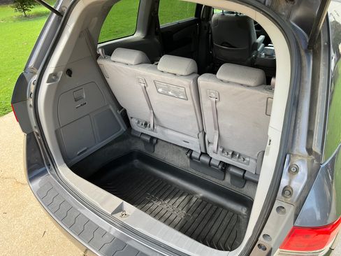 Used 2016 Honda Odyssey SE image 6