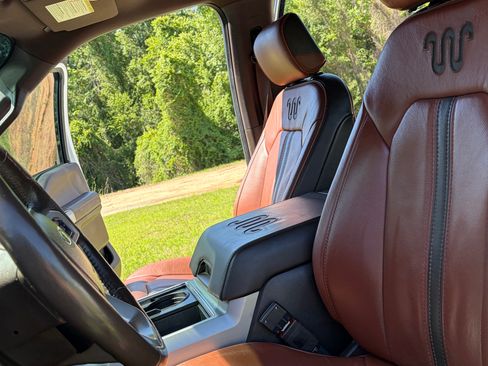 Used 2021 Ford F250 King Ranch w/ King Ranch Ultimate Package AWD/4WD image 14