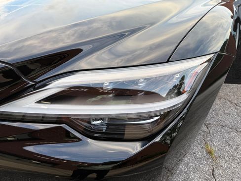 Used 2021 Lexus LS 500 w/ Accessory Package (Z1) RWD image 2