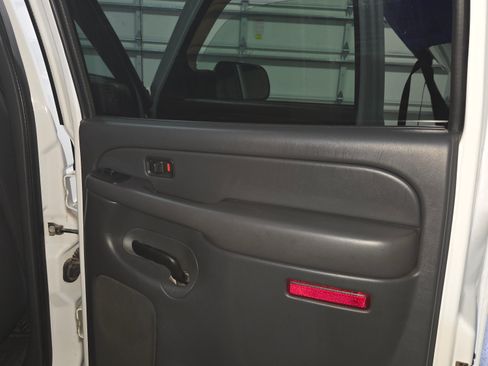 Used 2004 Chevrolet Silverado 3500 LT w/ Heavy-Duty Power Package image 18