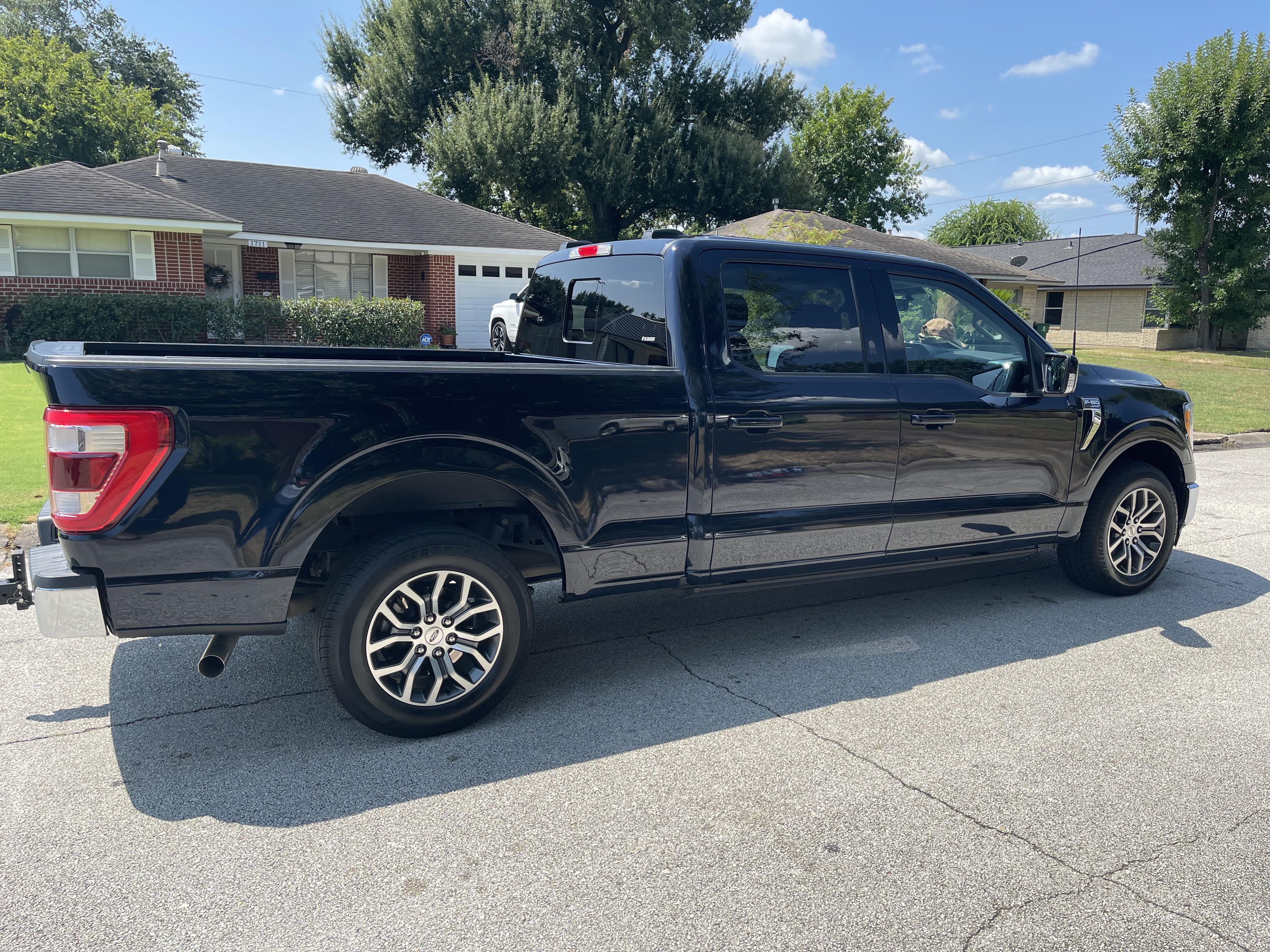 Used 2021 Ford F150 Lariat RWD image 6