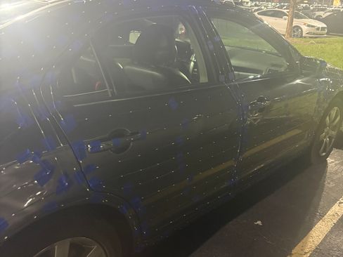 Used 2010 Mercury Milan Premier image 4