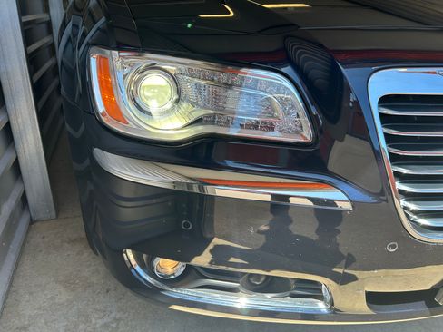 Used 2011 Chrysler 300 C AWD/4WD image 1