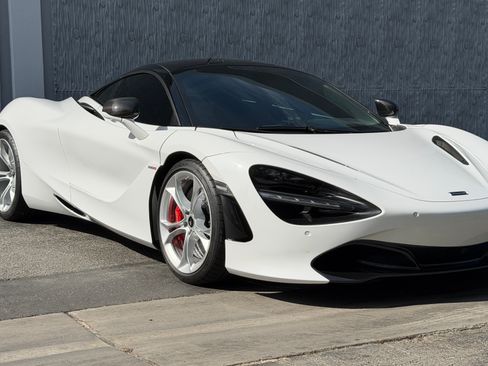 Used 2020 McLaren 720S Coupe 2D image 19