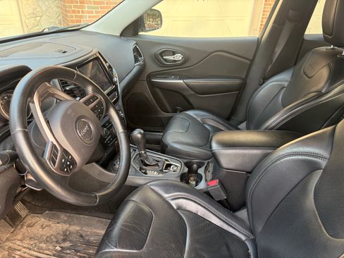 Used 2019 Jeep Cherokee Limited image 4