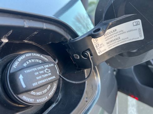 Used 2019 Volkswagen Golf SE w/ Driver Assistance Package image 28