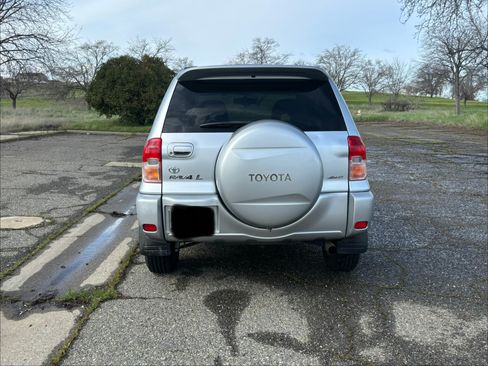 Used 2002 Toyota RAV4 4WD image 8