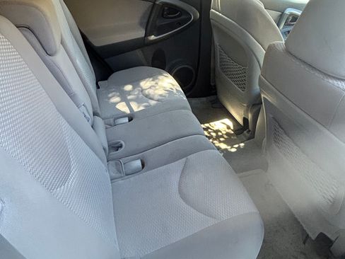 Used 2012 Toyota RAV4 4WD w/ Upgrade Value Pkg image 9