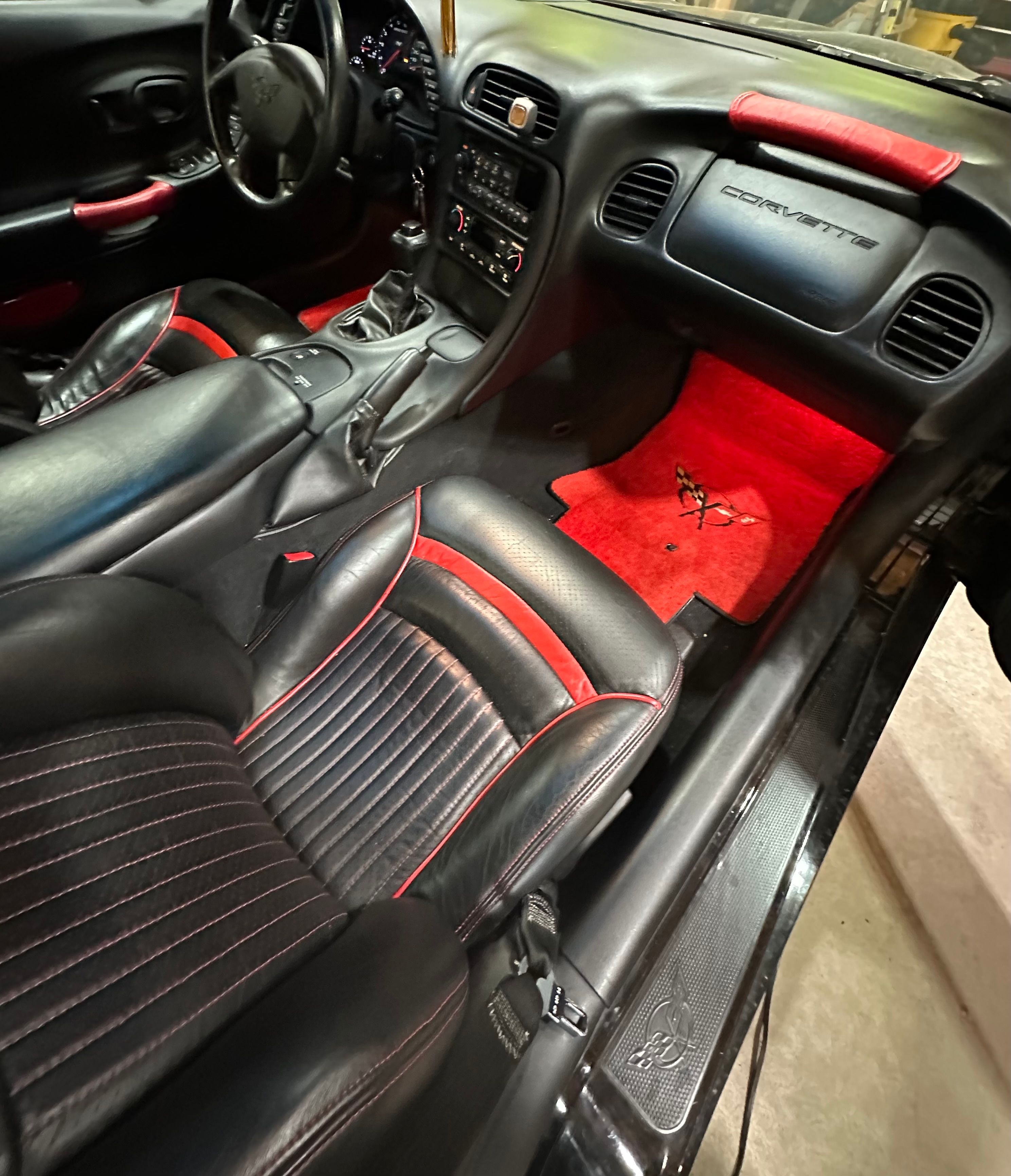 Used 2003 Chevrolet Corvette Coupe RWD image 10