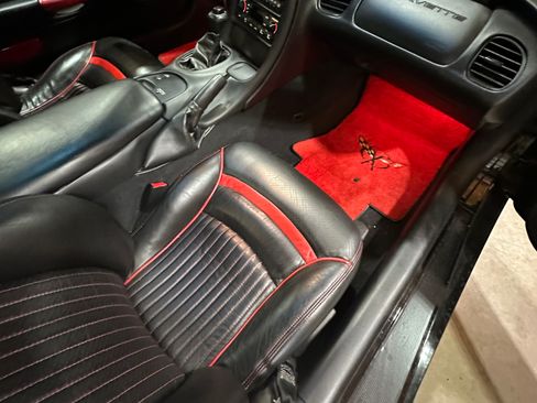 Used 2003 Chevrolet Corvette Coupe RWD image 10