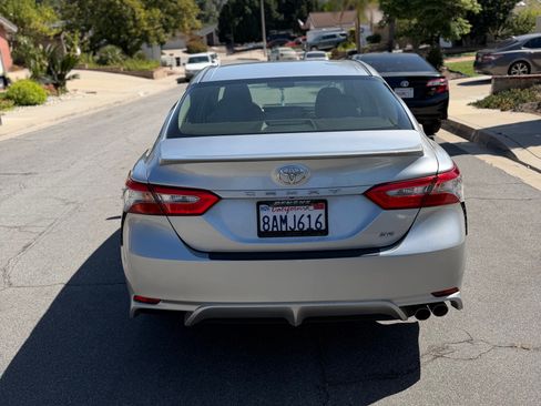 Used 2018 Toyota Camry SE FWD image 9