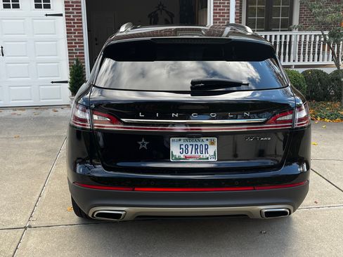 Used 2020 Lincoln Nautilus Reserve w/ Equipment Group 201A image 6