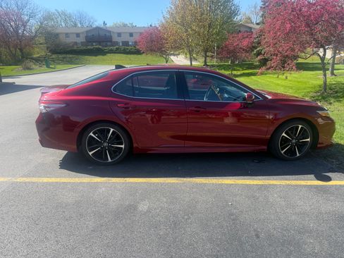 Used 2018 Toyota Camry XSE FWD image 1