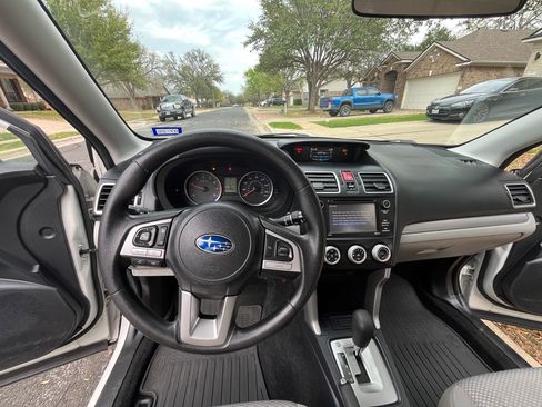 Used 2017 Subaru Forester 2.5i w/ Alloy Wheel Package AWD/4WD image 13