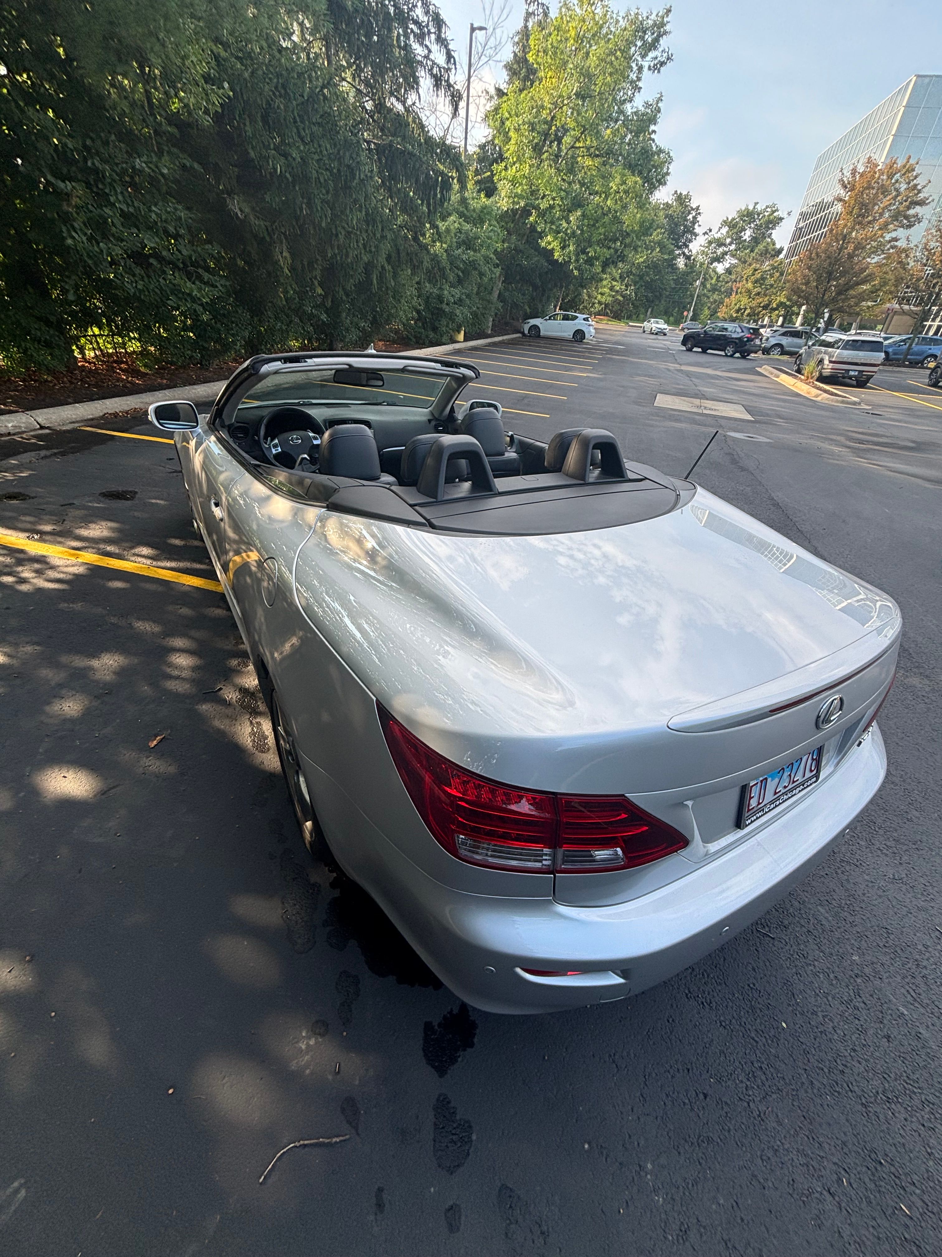 Used 2011 Lexus IS 250C w/ Luxury Pkg RWD image 4