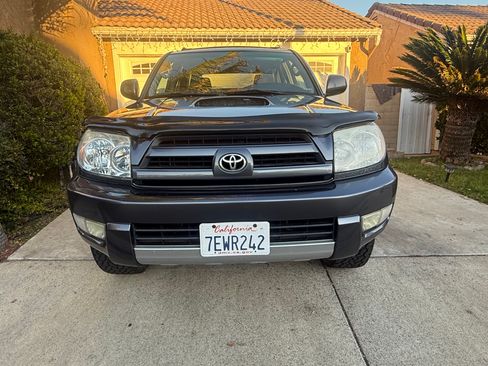Used 2004 Toyota 4Runner Sport image 2
